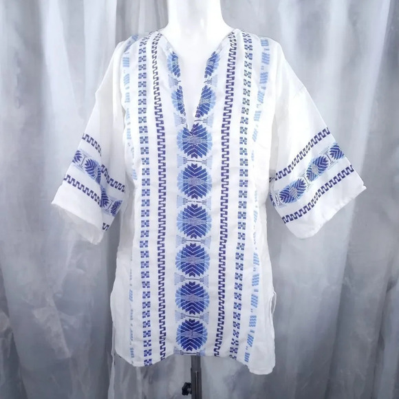Other - Unisex embroidery top size medium (N)